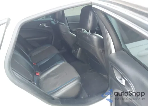 2015 Chrysler 200 S z USA, uszkodzony, nr VIN 1C3CCCBB9FN677519